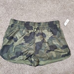 Athletic Works Camo Windbreaker Womens Shorts NWT Plus Size XXL